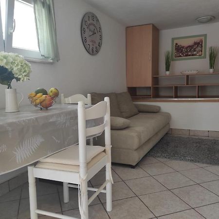 Studio Apartment Petrov Шибеник Экстерьер фото