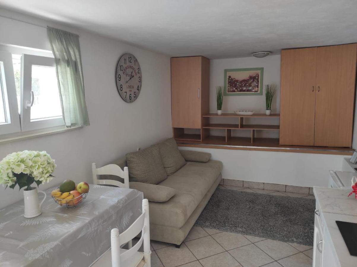 Studio Apartment Petrov Шибеник Экстерьер фото