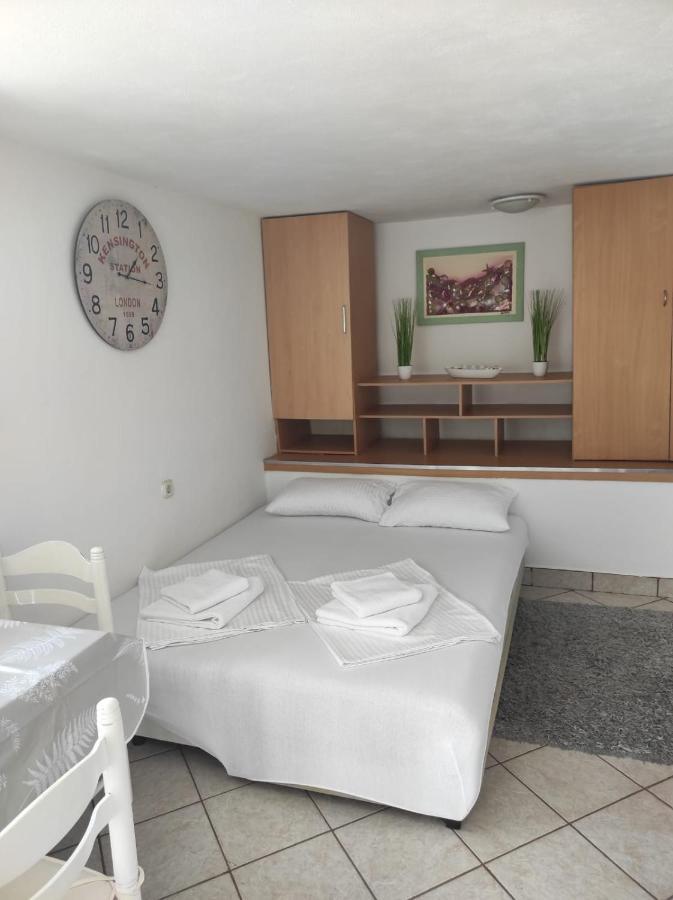 Studio Apartment Petrov Шибеник Экстерьер фото
