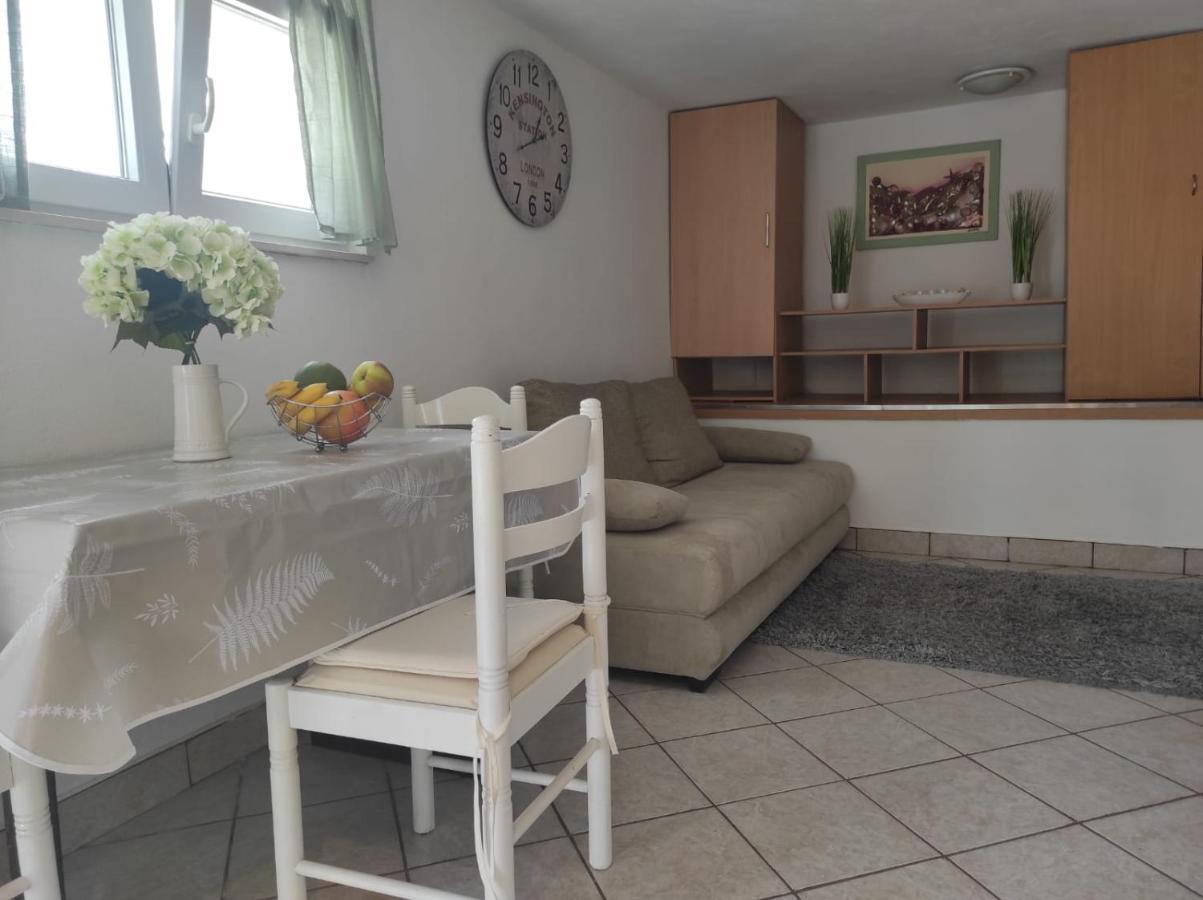 Studio Apartment Petrov Шибеник Экстерьер фото